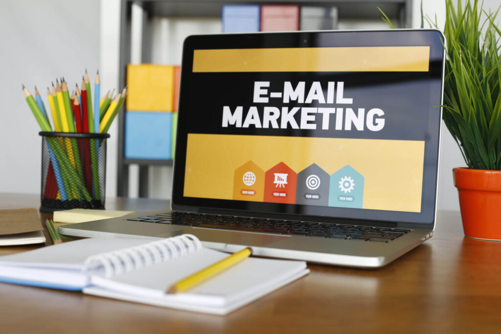 Nếu như doanh nghiệp của bạn đang tìm kiếm phần mềm email marketing phù hợp, bạn có thể tham khảo qua danh sách những phần mềm miễn phí này.